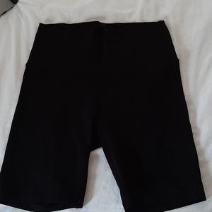 Aritzia Tna Atmosphere 7" shorts